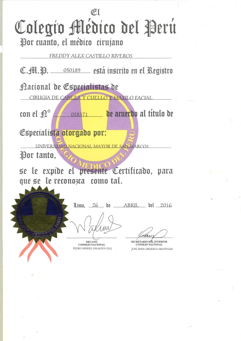Certificado de especialización en cirugía de cabeza y cuello del Dr Freddy Castillo